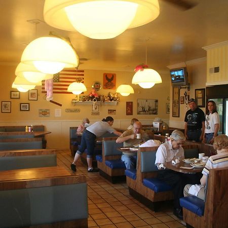 King'S Inn Huntsville Extérieur photo