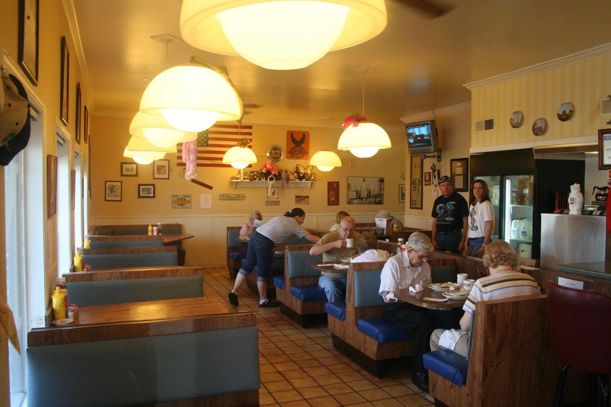 King'S Inn Huntsville Extérieur photo